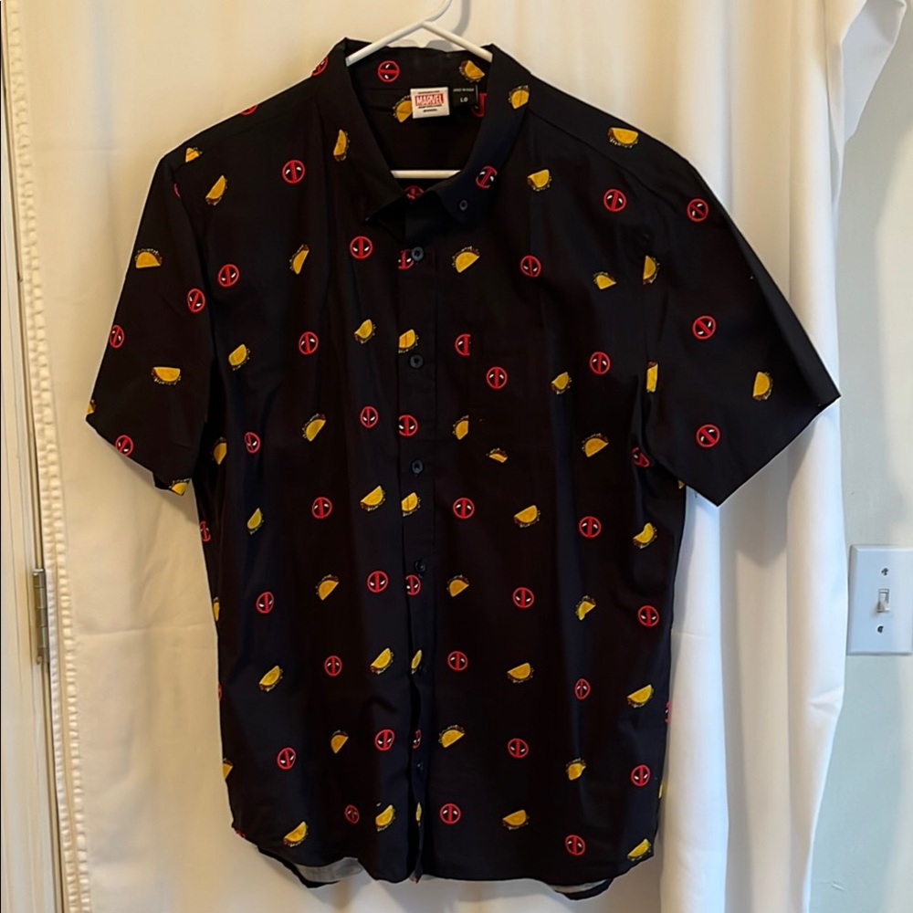 Deadpool/taco-Marvel Black and Red Casual Button Down Shirt